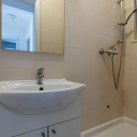Nice Apartment In Klek With Wifi
