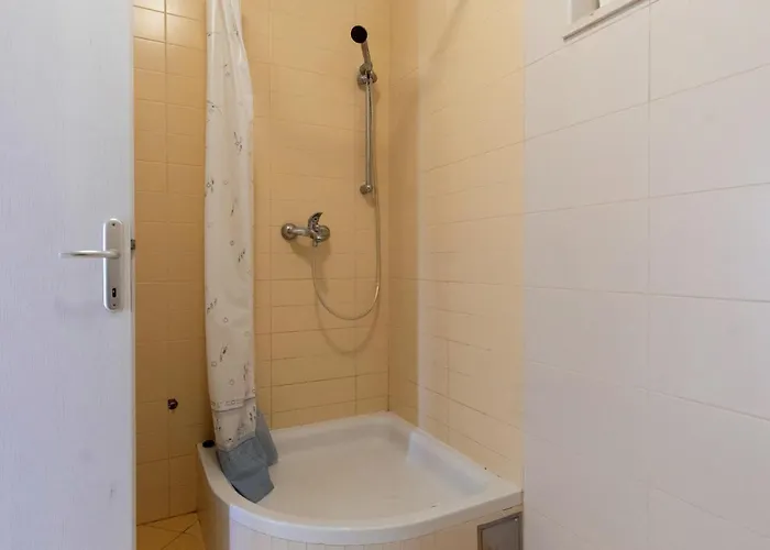 2 Bedroom Amazing In *